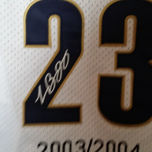 Mitchell & Ness White and Maroon Lebron James Rookie Cavaliers Jersey - Picture 11 of 16